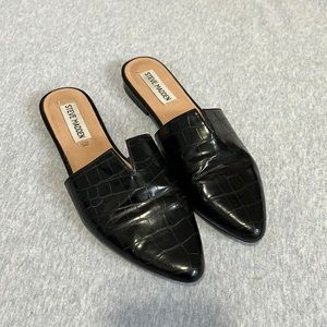 Steve Madden black flats size 6